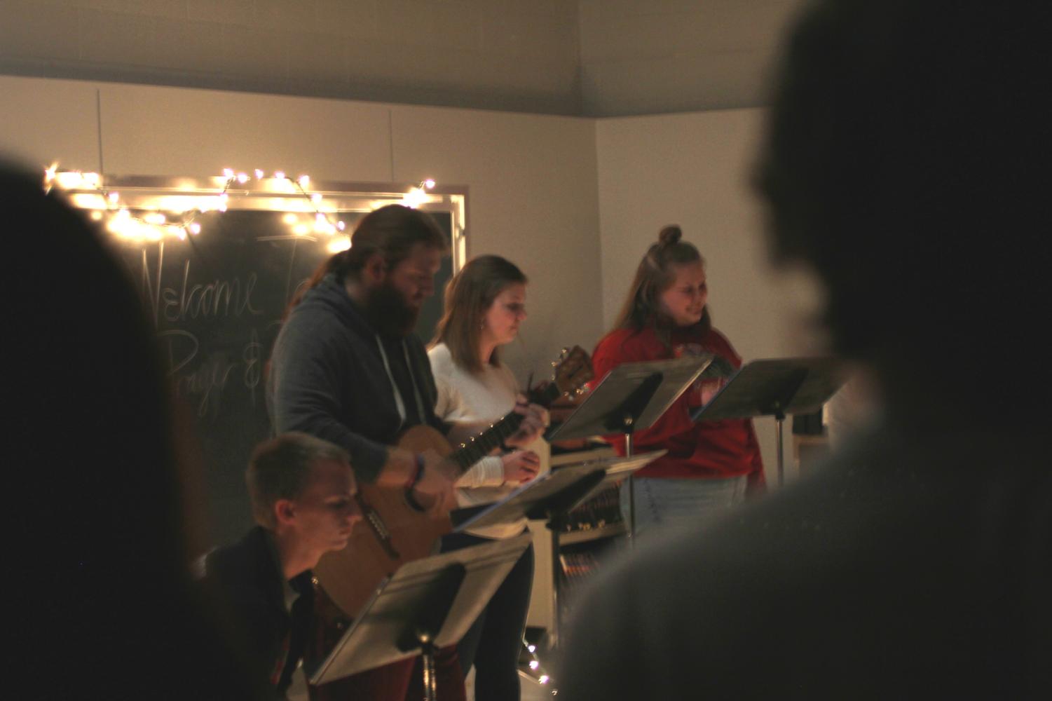 ‘Prayer and Praise’ Offers a Contemporary Worship Alternative – The